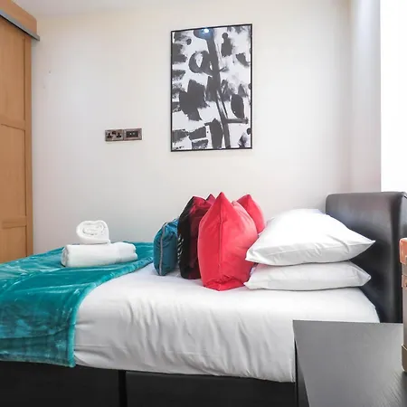 Tudors Esuites Four Bedroom House Dom wakacyjny *